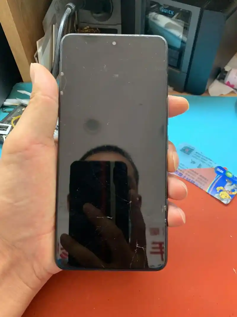 iqoo手机屏幕摔坏,更换品牌屏幕,显示正常,触摸正常,维修 - 抖音