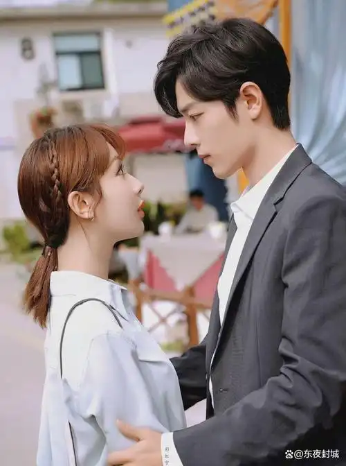 杨紫肖战没有恋爱可能但双方私下关系才是亮点