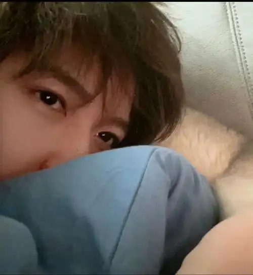 你正在登录贺峻霖女友视角#贺峻霖银发随拍