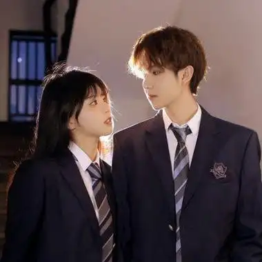 很难让人看出来的情侣头像少见,喜欢就来用用这些独特的吧