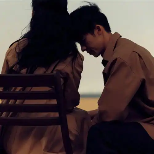 一期港风情侣头像