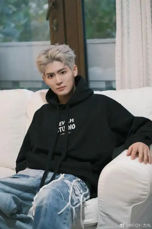 近田力丸帅的不顾我是活了#力丸的盲盒穿搭