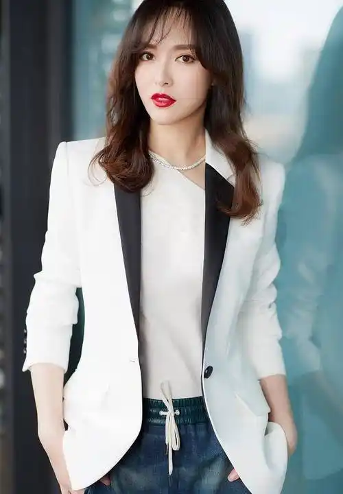 39岁唐嫣晒高清熟女照!