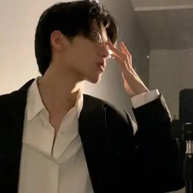 网红气质高冷帅气男生抖音头像候鸟南飞万河归海