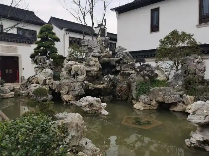 新品热销 中式庭院假山设计施工 太湖石假山水系改造修建过滤池系