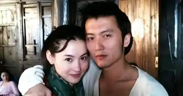 王菲脸色惨白,谢霆锋把三胎生父之谜解开了,张柏芝发长文解释