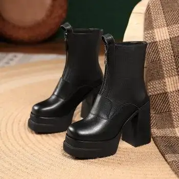 弗迪狮轻奢潮牌定制超高跟厚底粗跟黑色短靴12cm恨天高秋冬新款小个子