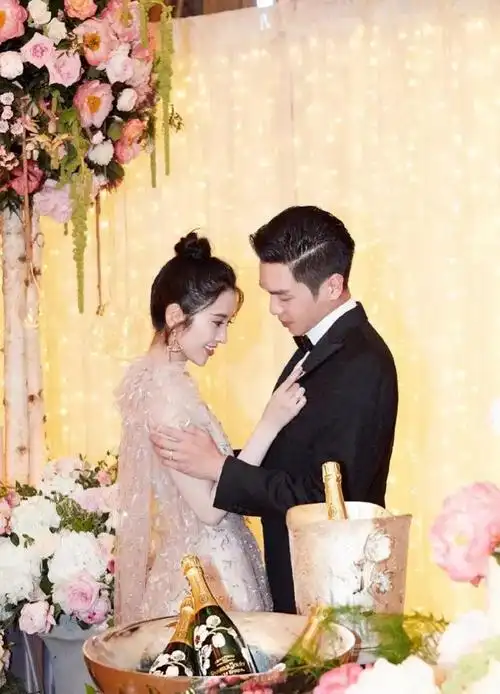 开始推理吧 张若昀唐艺昕结婚照,张若昀唐艺昕在哪里结的婚 - 叽里星