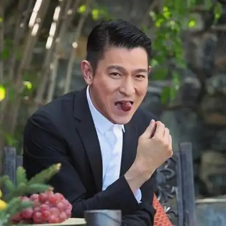 天王巨星刘德华出道前是一名发型师