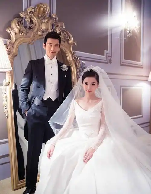 郑恺和李晨都是华谊的.