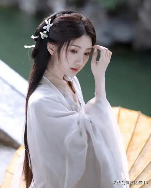 毛晓彤|古风清冷造型,温文莞尔,倾国倾城_古代_带着_总能