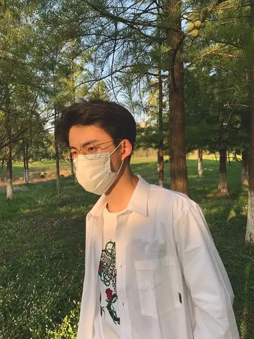 首页看看帅哥不香吗此楼收集男人戴眼镜蛊人的照片虽然有些不认识但是