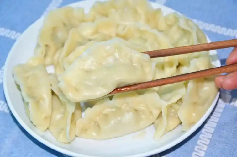 叶妈妈开小灶:教你三鲜馅这样调,水饺馅美,一口饺子三种味道!