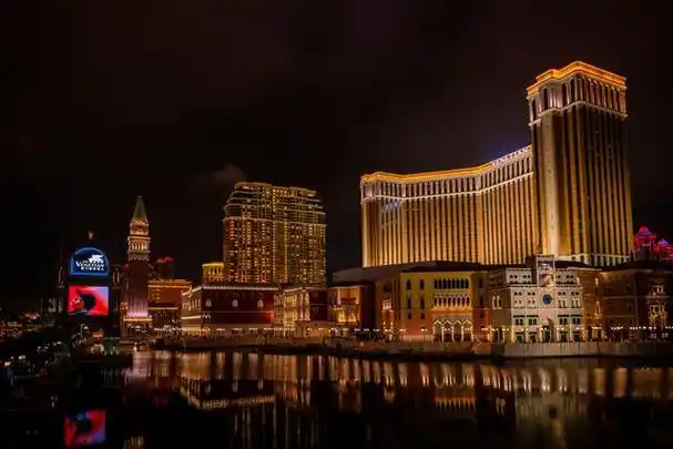 香港澳门当地旅游团多少钱,去香港澳门旅游跟团好还是自驾游好?