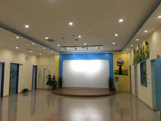 是一家教育部门批准的专业英语教育培训机构