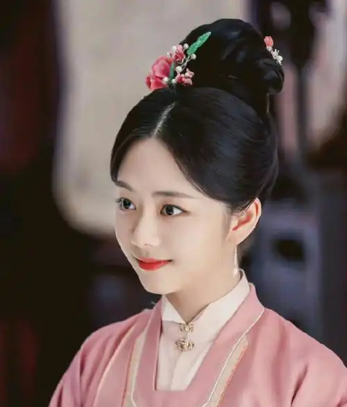 谭松韵逍遥剧照曝光笑容明媚好灵动看到男主期待了