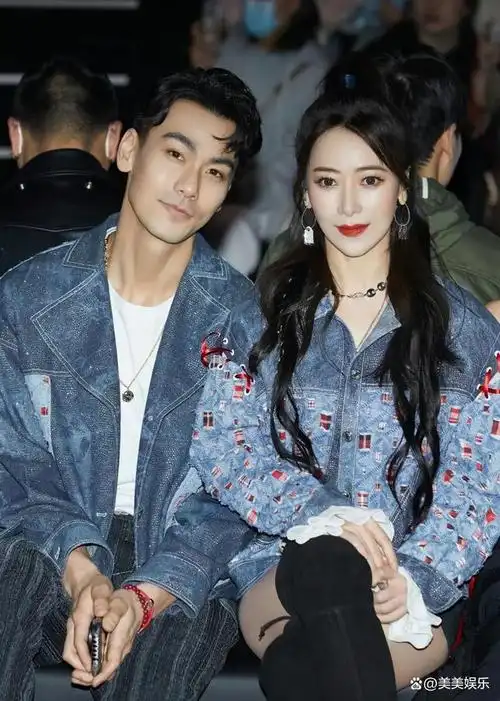 要说这一对,也算是娱乐圈公认的模范夫妻了吧,陈紫函和她老公戴向宇