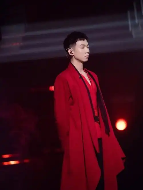 发现了宝藏哥哥白举纲