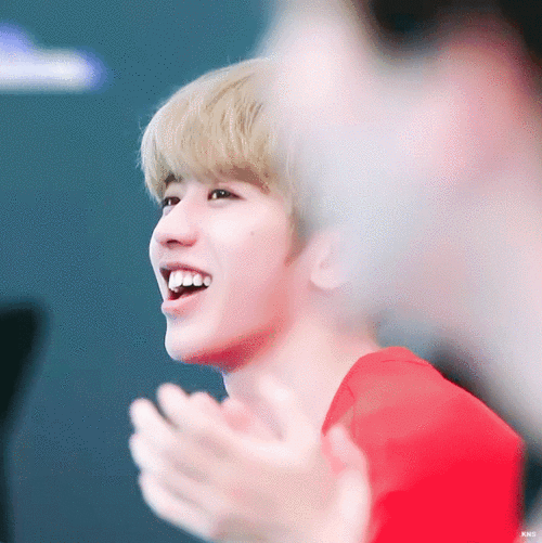 就爱看坤坤多笑笑😽  @蔡徐坤   #蔡徐坤偶像练习生#kun #原创音乐