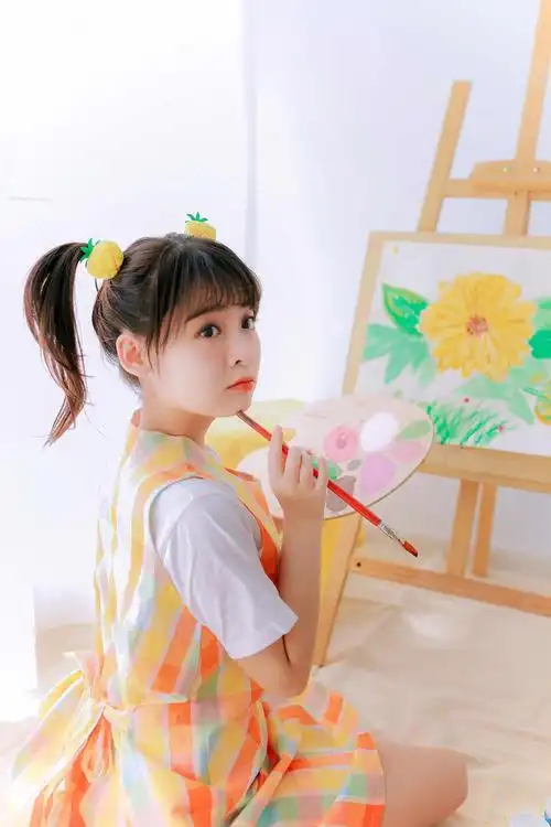 图片中的女孩身穿格子连衣裙,清纯甜美,灵动俏皮.