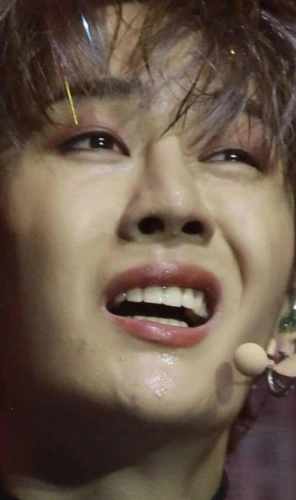 原创王一博最想删除的"黑照",皮肤暗沉表情失控,粉丝再不想叫男神