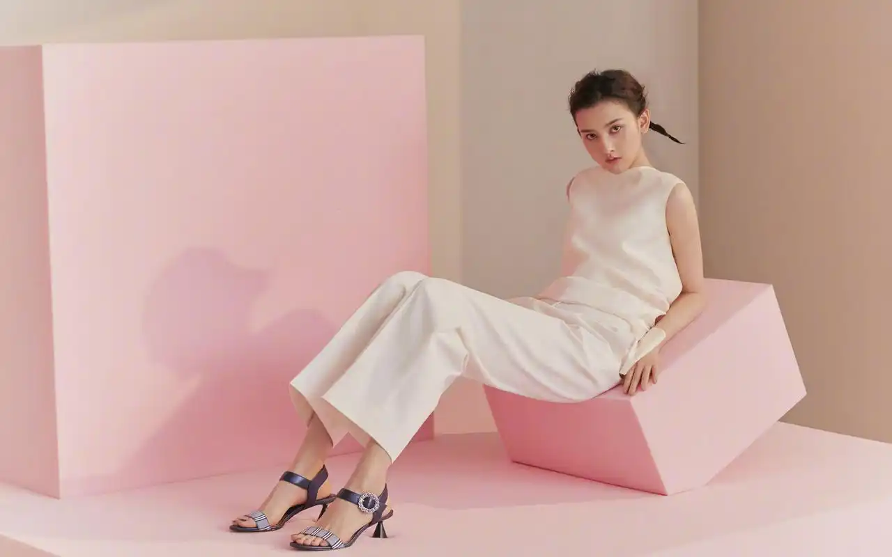 宋祖儿时尚芭莎写真图片桌面电脑壁纸