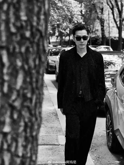 giorgio armani全球代言人胡歌