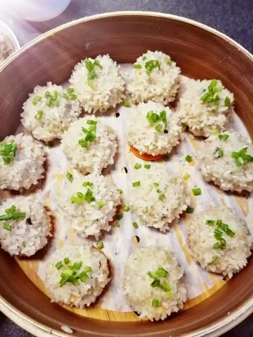 摩丝200409做的虾仁鲜肉珍珠丸子