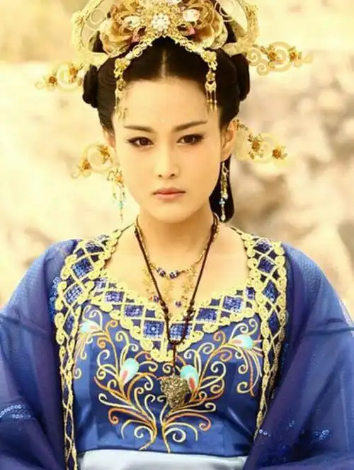 在《封神榜》中妲已被写成了是受了女娲娘娘派遣迷惑商纣王,使商结王