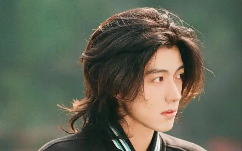 男生长发发型