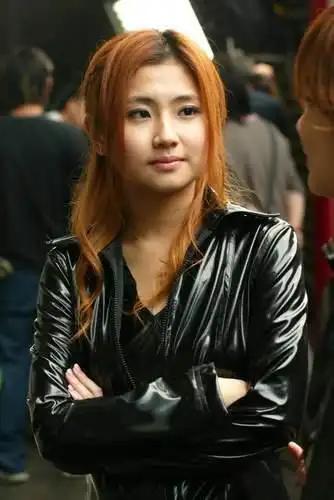 19岁凭借she走红的任家萱意外烧伤毁容后却被丈夫嫌弃恶心