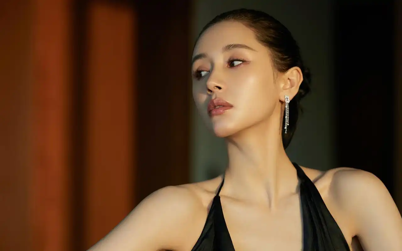 王子文性感优雅写真桌面壁纸