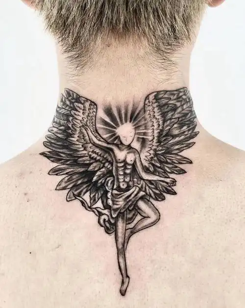 堕落天使纹身图片_颈部纹身图案