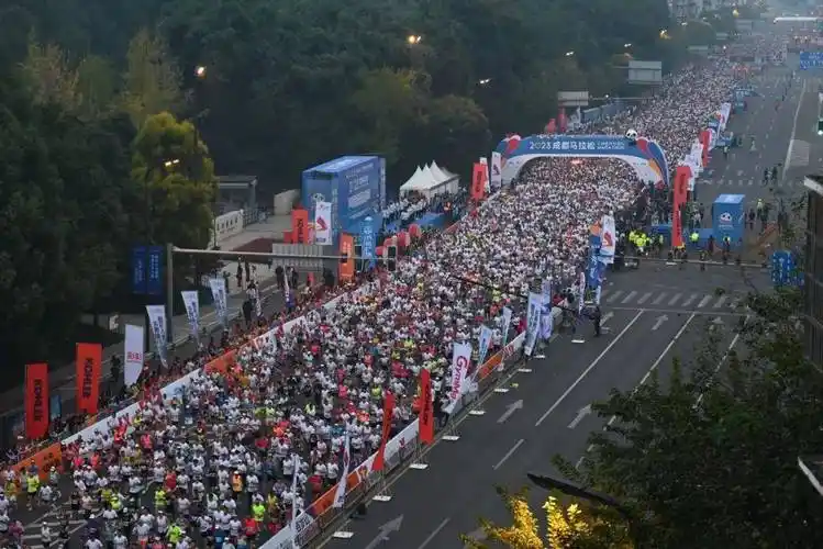 太火了报名轻松破15万人这场省会马拉松你报名了吗不选北马就选她