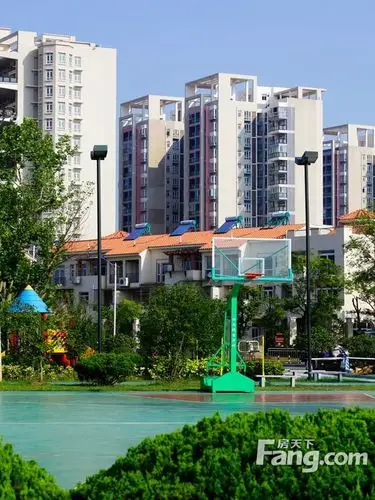 碧桂园凰城别墅篮球场(2013.3.13)