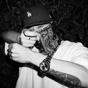 人手一件黑色匪帮腰果花面巾 防风护颈防尘 美式说唱嘻哈街舞bboy