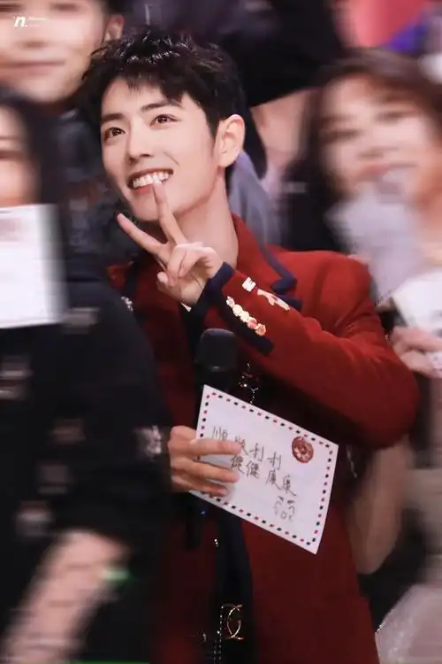 肖战2021东方台跨年晚会