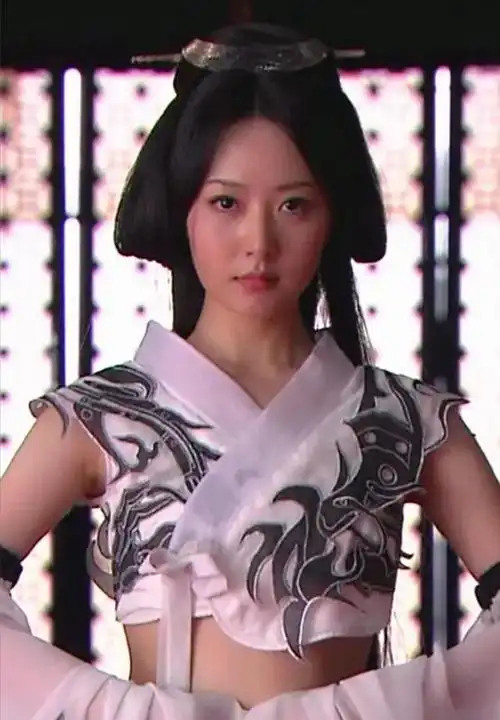 京城四美白冰和小3岁男模闪婚闪离独自带娃成了单亲妈妈