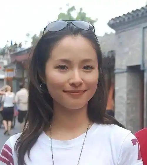 "文艺女神"江一燕:身为演员酷爱拍照,从小展露惊人舞蹈天赋_尹力