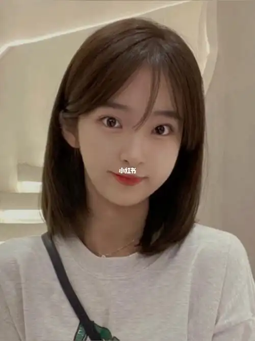 少女感齐肩锁骨发超级适合圆脸的女生