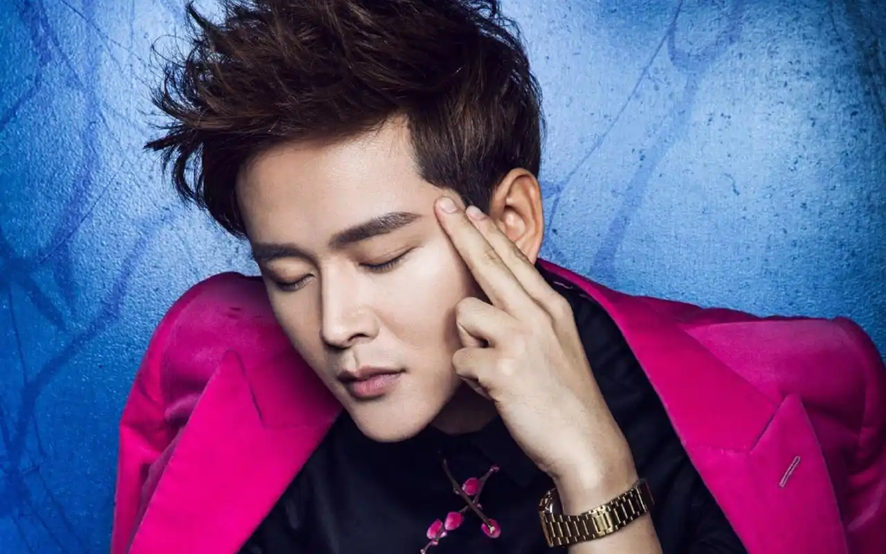 黄宥明霸道总裁范西装写真图片桌面壁纸高清大图预览1920×1200_大陆