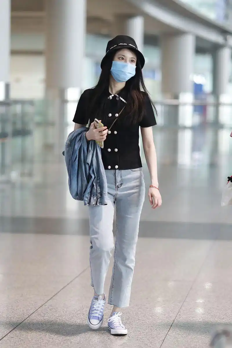 七夕盘点穿搭:珍珠点缀的美衣助你约会做个唐嫣同款温婉小公主