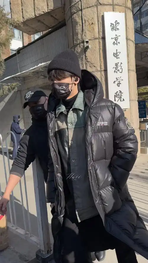 22 北电上下课合集92穿校服啦,冬至快乐～@时代少年团-严浩翔#湖南