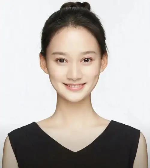 郭晓婷,但她却被一些网友盖棺论定为"三星堆"长相——上半张脸空旷