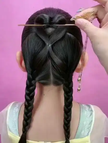 一看就会的儿童古风发型,简单易学,搭配的汉服超级好看-度小视