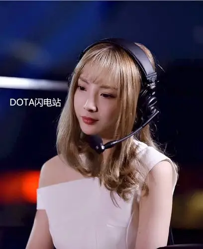 陈雅批dota2美女主播嘤嘤兽不务正业直播玩狼人杀
