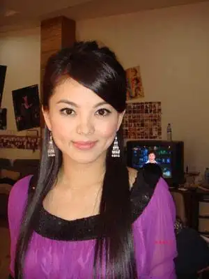 李湘将复出 老照片记录从青涩到成熟完美蜕变