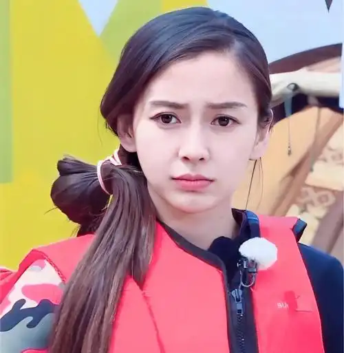 但炒鸡可爱,脸肉肉的,想rua～#angelababy  #angelababy  #杨颖angela