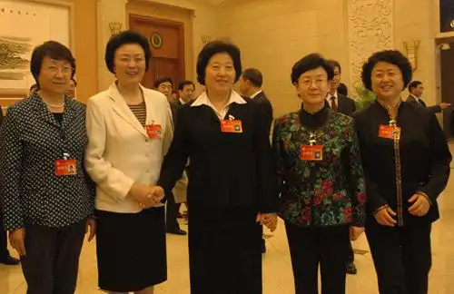 孙春兰:从钟表厂工人到现任惟一女省委书记