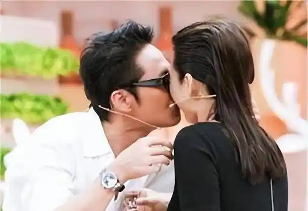 宁静:知三当三硬刚那英,与马景涛当街拥吻,后约会小16岁小鲜肉_乐嘉